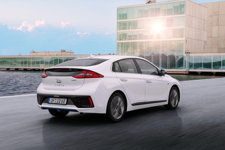  Hyundai IONIQ hybrid (AE) 2016 года  (WW) (фото 6 из 38)